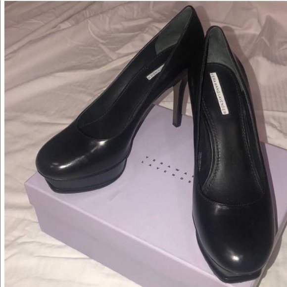 Vera Wang heels - Picture 1 of 1